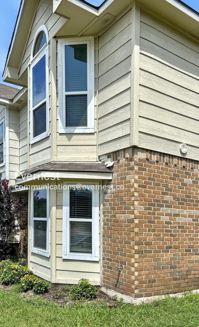 property at 1512 Mayfair Dr