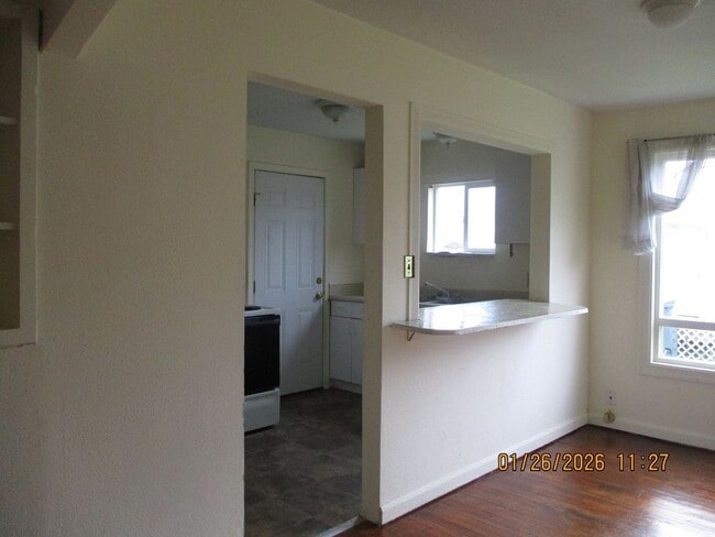 3022 Sumner Ave in Hoquiam, WA - Building Photo - Building Photo