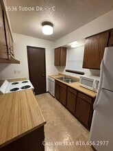 3536 Tudor Dr in Leavenworth, KS - Building Photo - Building Photo