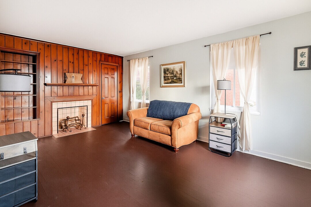 1411 Brinton Rd in Pittsburgh, PA - Building Photo