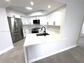 6767 Collins Ave in Miami, FL - Building Photo