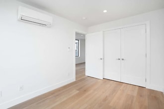 23-33 Astoria Blvd in Queens, NY - Building Photo - Building Photo