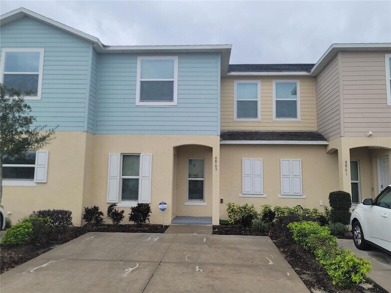 4863 Coral Castle Dr. in Kissimmee, FL - Foto de edificio