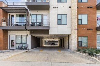 207 W Johanna St in Austin, TX - Building Photo - Building Photo