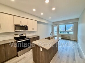 2301-2301 Carrington Rd in West Kelowna, BC - Building Photo - Building Photo