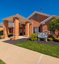 Timber Lakes Apartments in Avon, OH - Foto de edificio - Building Photo