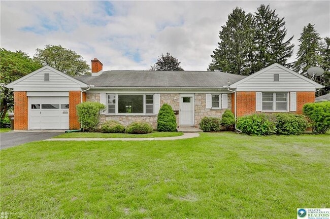 property at 3030 W Woodlawn St