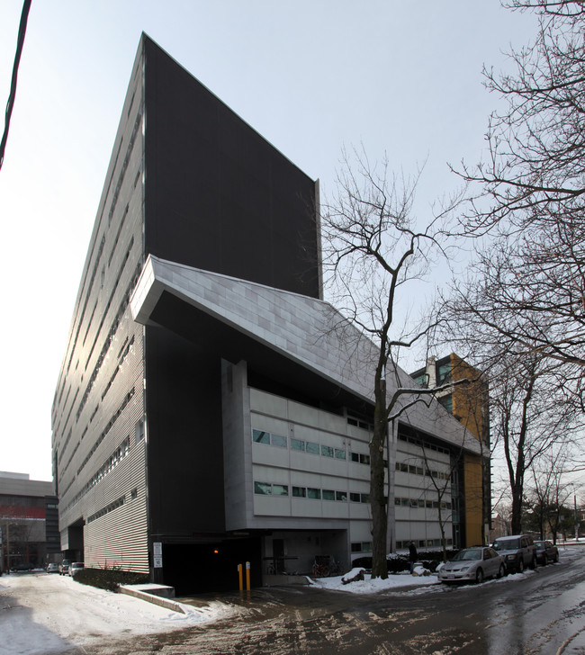 Graduate House in Toronto, ON - Building Photo - Building Photo