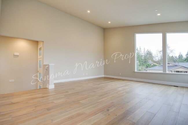 5235 Hoyal Dr in Santa Rosa, CA - Building Photo - Building Photo