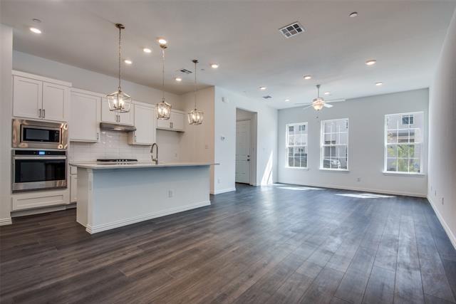 9909 Schramm St in Irving, TX - Building Photo - Building Photo