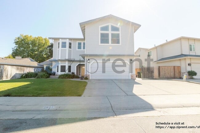 5912 Laguna Villa Way in Elk Grove, CA - Building Photo - Building Photo
