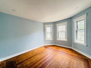 83 Marion St in Somerville, MA - Building Photo - Building Photo
