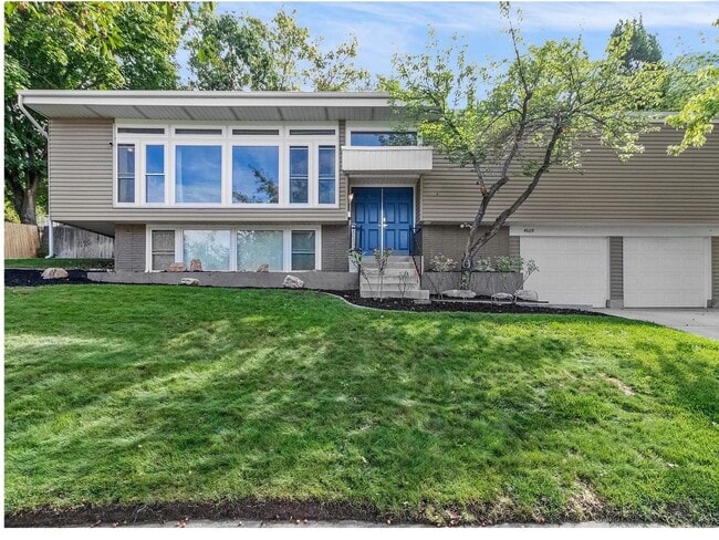 property at 4609 S Idlewild Rd