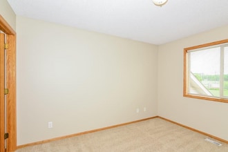 18035 Johnson St NW in Elk River, MN - Building Photo - Building Photo