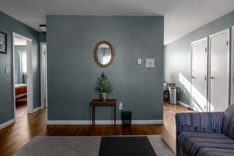 261 Holy Cross Rd in Colchester, VT - Foto de edificio - Building Photo