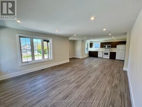 65 Holgate St in Barrie, ON - Building Photo - Building Photo