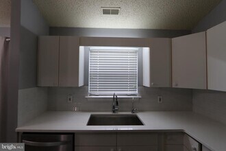 505 Regency Pl in Trenton, NJ - Building Photo - Building Photo