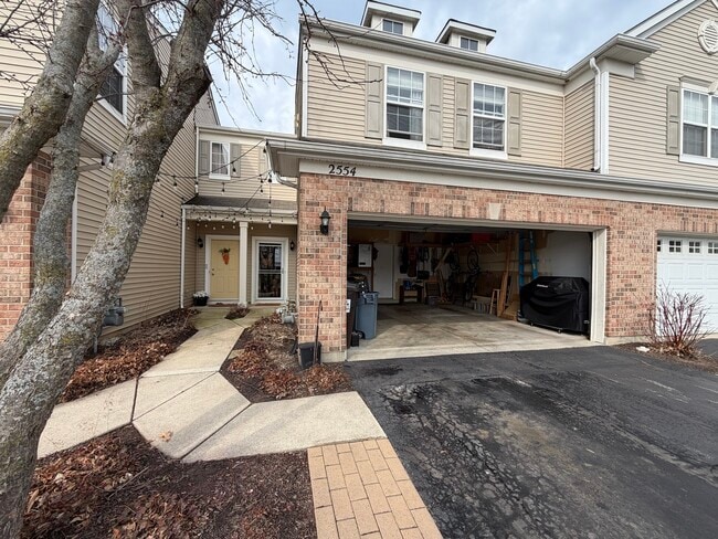 2554 Evergreen Cir in McHenry, IL - Building Photo - Building Photo