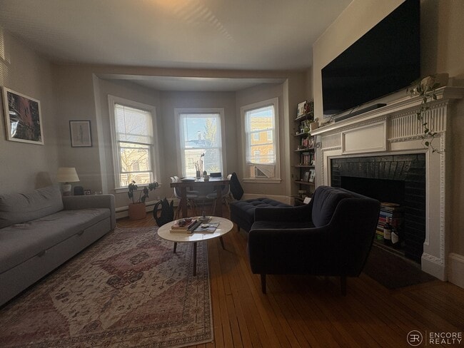 63 Dana St, Unit 3 in Cambridge, MA - Foto de edificio - Building Photo