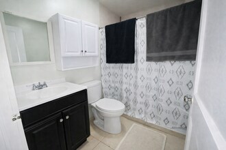 1235 Kappes St in Indianapolis, IN - Building Photo - Building Photo