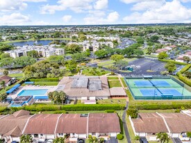 5190 Las Verdes Cir in Delray Beach, FL - Building Photo