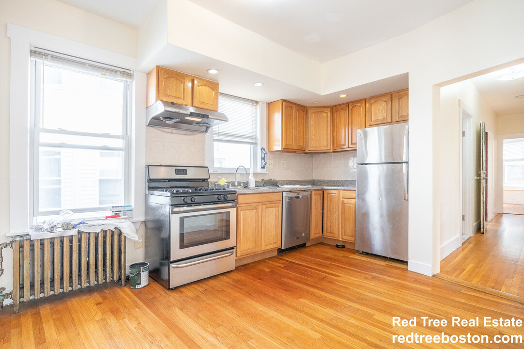 110 Murdock St, Unit 3 in Boston, MA - Building Photo