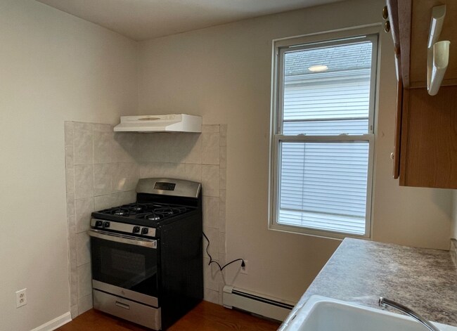 75 Putnam St in Boston, MA - Building Photo - Building Photo