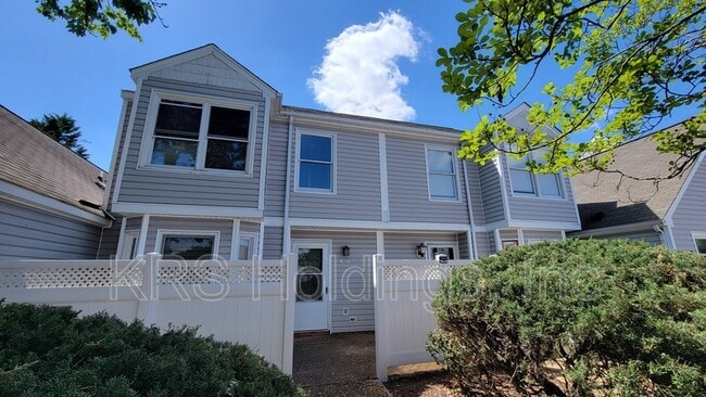 property at 5059 Avenida Del Sol Dr