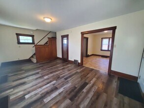 140 Moir St in Waterloo, IA - Building Photo - Building Photo