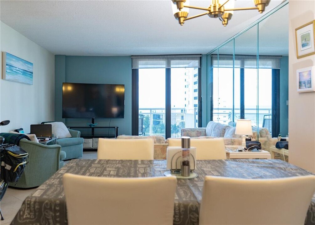 1600 S Ocean Dr, Unit 8I in Hollywood, FL - Building Photo