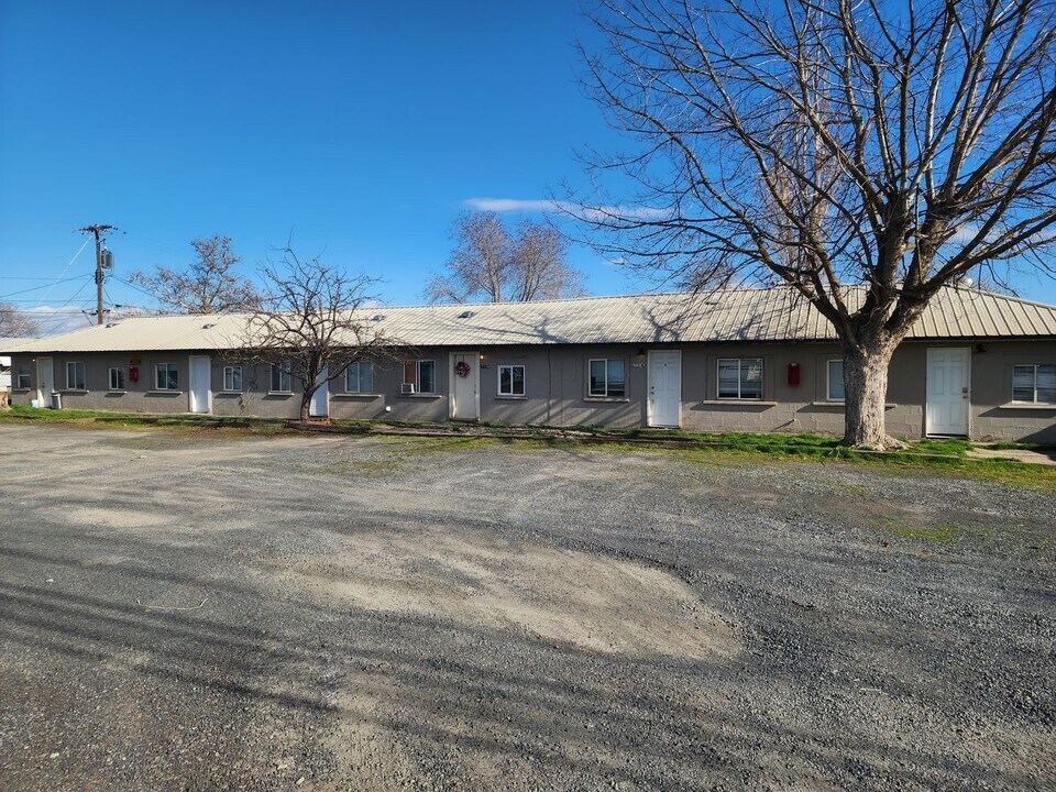 2717 W Peninsula Dr in Moses Lake, WA - Building Photo