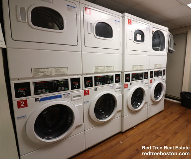 409 Huntington Ave, Unit 4 in Boston, MA - Foto de edificio - Building Photo