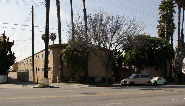 El Morocco Apartments in Bellflower, CA - Foto de edificio - Building Photo