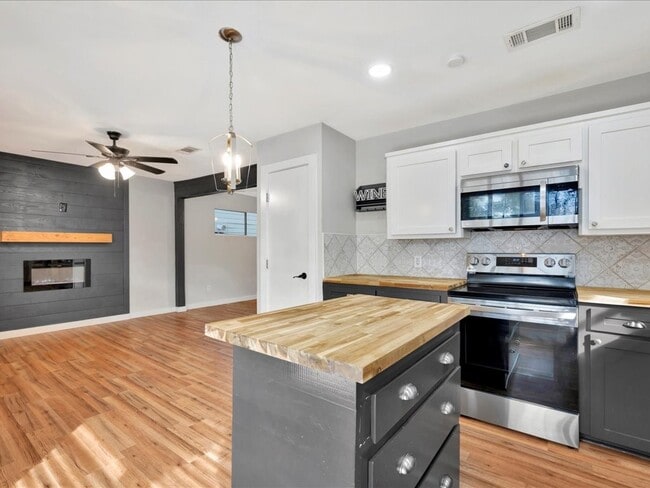 property at 41 Harbour Row Dr