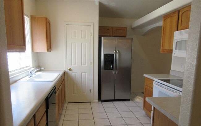 2721 Colorado Ave in Kingman, AZ - Building Photo - Building Photo