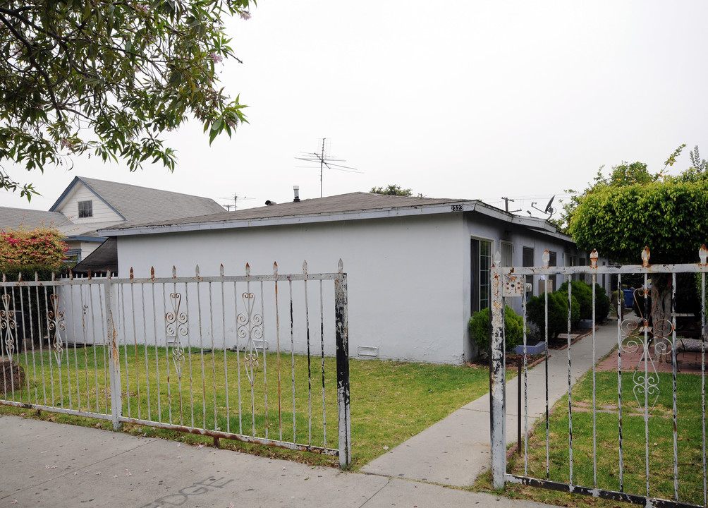 2323 Alta St in Los Angeles, CA - Building Photo