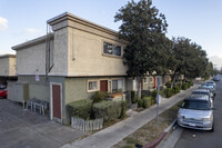 Forest Glen in Winnetka, CA - Foto de edificio - Building Photo