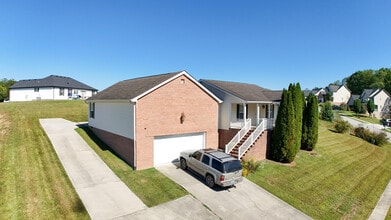 426 Bryants Way in London, KY - Building Photo - Building Photo