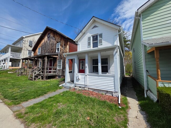 114 Main St in Catskill, NY - Building Photo - Building Photo