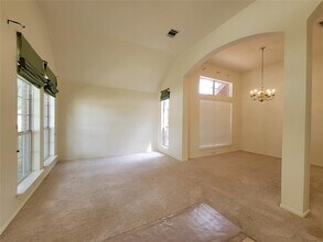105 W Oxford Dr in Pflugerville, TX - Building Photo - Building Photo