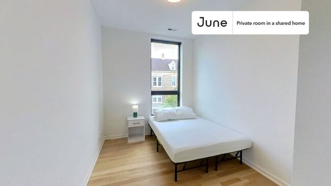 Private bedroom in 4 bed/3 bath Home