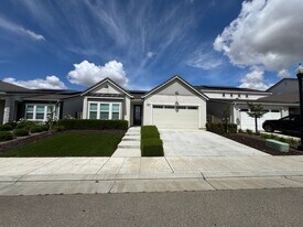 601 Wishon Ave W in Madera, CA - Building Photo