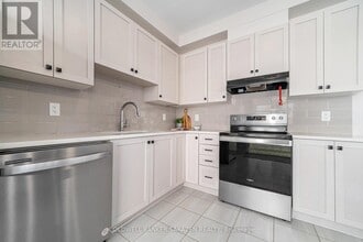 1813 Haiku St in Ottawa, ON - Building Photo - Building Photo