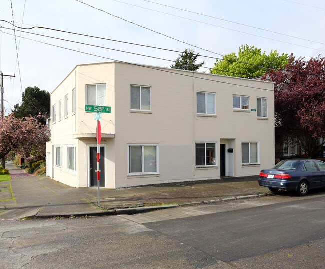 5717 14th Ave NW in Seattle, WA - Building Photo - Building Photo