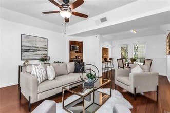 3105 San Jacinto St in Dallas, TX - Building Photo - Building Photo