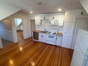 710 River Ave, Unit 2 in Providence, RI - Foto de edificio - Building Photo