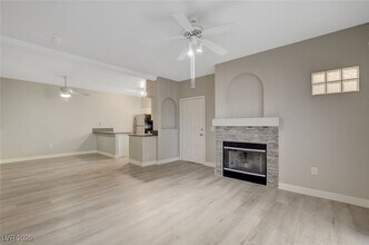 2251 Wigwam Pkwy in Henderson, NV - Foto de edificio - Building Photo