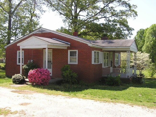 5505 Hilltop Rd in Fuquay Varina, NC - Building Photo - Building Photo