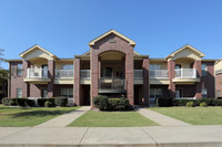 The Greens at Broken Arrow I, II and III in Broken Arrow, OK - Foto de edificio - Building Photo