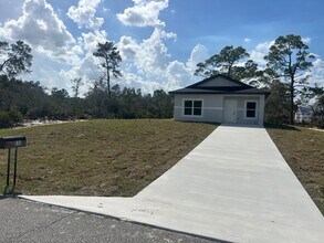 830 Wildflower St in Lake Placid, FL - Foto de edificio - Building Photo